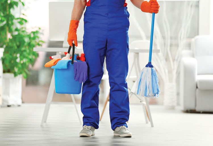 مسئولیت نظافتچی منزل چیست؟ شرح وظایف با جزئیات